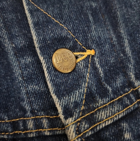 Vintage x 70s “made in USA” Lee Riders Two Pocket Denim Trucker Jacket - Picture 6 of 13